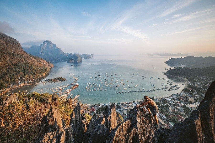 The beautiful panoramic view of El Nido at the Taraw Cliffs