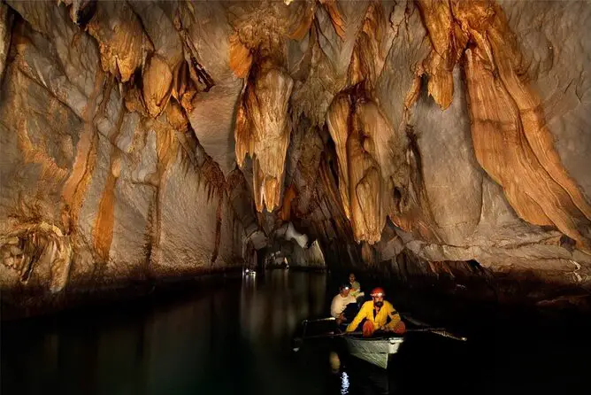 Rock forms inside the underground river