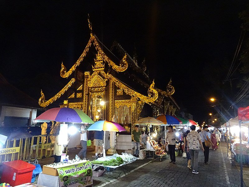 7 Best Night Markets in Chiang Mai You Should Visit!