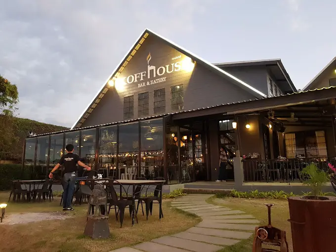 Koff House Coffee Bar and Eatery in Chanthaburi