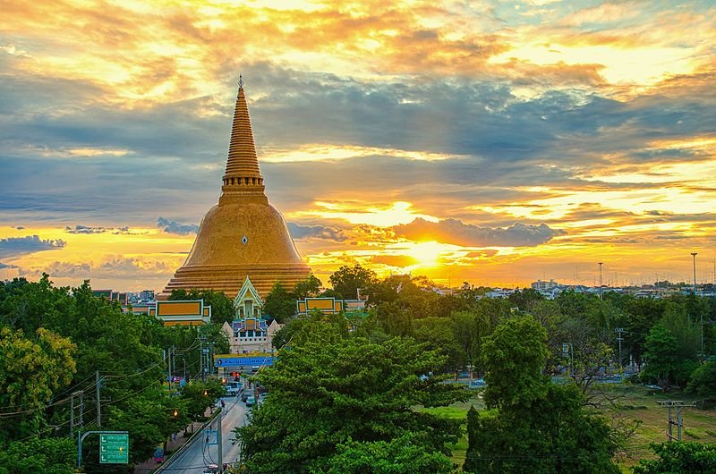 1-Day Nakhon Pathom Itinerary – All the best places to visit first!